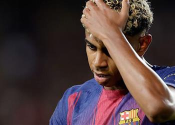 لاعب برشلونة مدافعا عن لامين يامال في عمره ارتكبنا بعض الأخطاء وسيكون أفضل لاعب في العالم