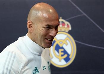 زيدان مشيد ا بـ لاعب برشلونة ما فعله ضد إنتر ميلان أمر ا لا يصدق