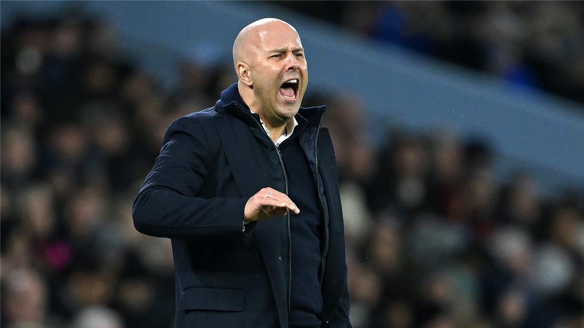 لاعب ليفربول يخضع لفحص طبي بعد إصابته مع منتخب بلاده