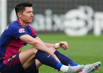 منها صدام الكلاسيكو ليفاندوفسكي يغيب عن برشلونة في 6 مباريات للإصابة