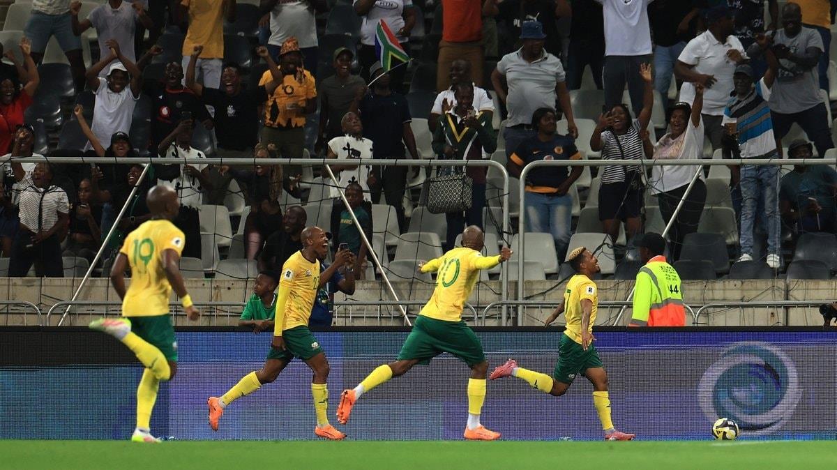 فيديو | منتخب جنوب إفريقيا يهزم رواندا بثلاثية ويتأهل لـ كأس العالم للمرة الرابعة في تاريخه