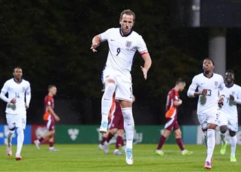 هاري كين يقود إنجلترا لاكتساح لاتفيا بخماسية والتأهل إلى كأس العالم 2026