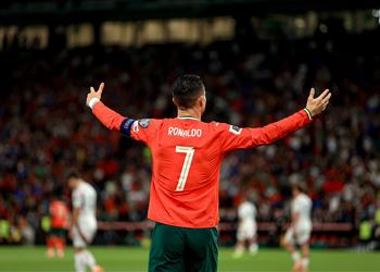 رونالدو يدخل تاريخ كرة القدم برقم قياسي جديد بعد هدفيه أمام المجر