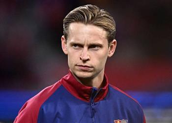 لاعب برشلونة مدافع ا عن دي يونج ما يقال عنه كذب وفاجأني في التدريبات