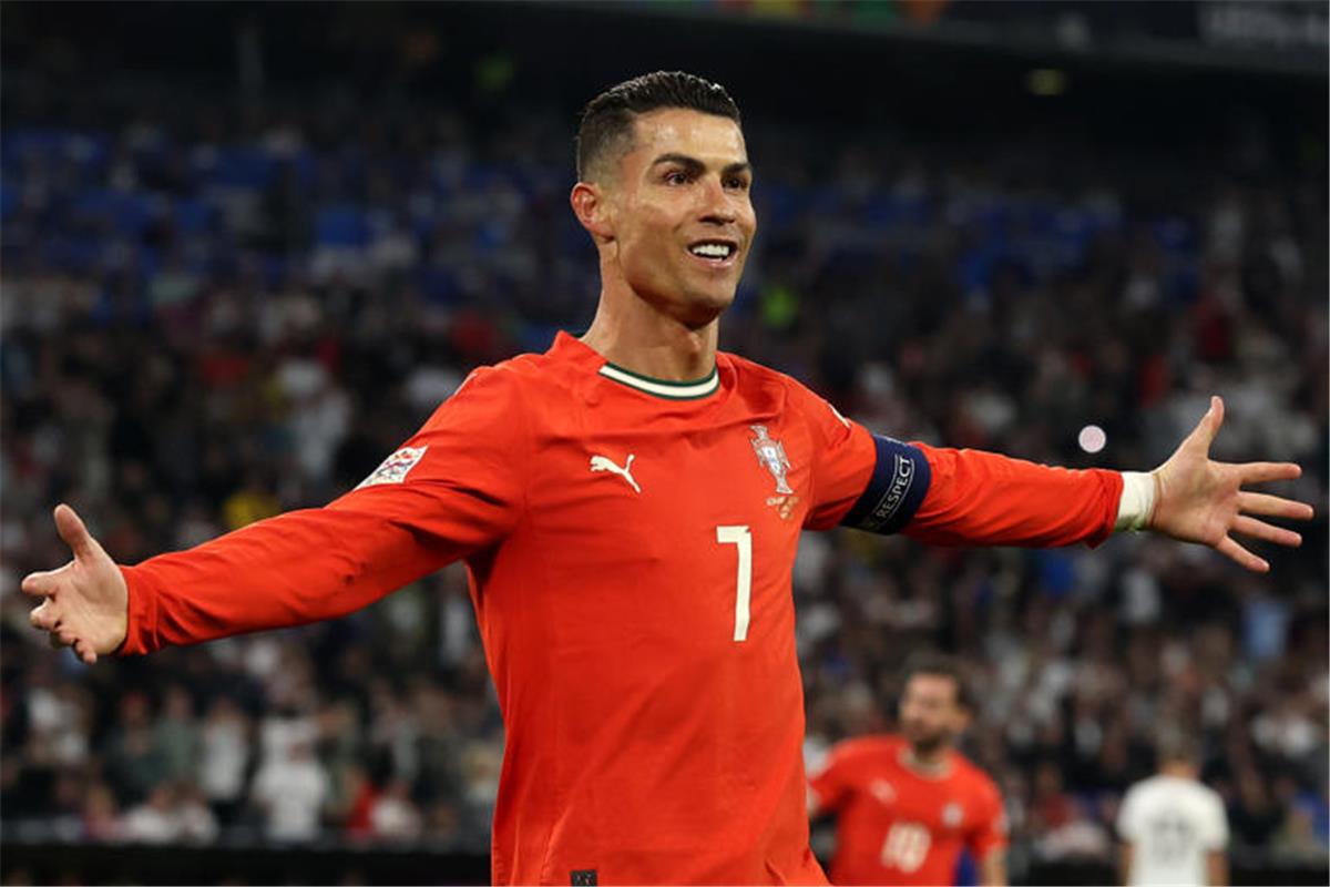 نيوز برو : روي كين يقلل من إنجاز رونالدو مع البرتغال: دعونا نرى الإحصائيات