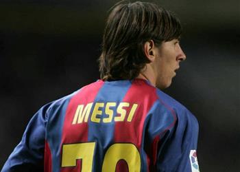 ميسي يوجه رسالة مميزة لـ برشلونة في ذكرى ظهوره الأول منذ 21 عاما