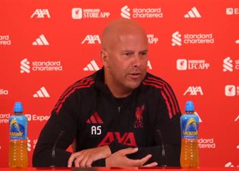 سلوت أنتظر ردة فعل من محمد صلاح أمام مانشستر يونايتد