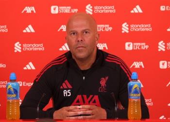 سلوت يدافع عن محمد صلاح بعد انتقاده ضد تشيلسي ويؤكد جاهزية ثنائي ليفربول لمواجهة يونايتد