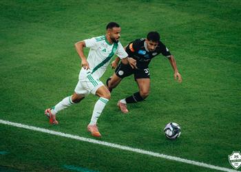 الشباب يخطف تعادل ا قاتل ا من الأهلي في الدوري السعودي