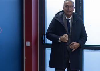 نائب رئيس برشلونة عن طرد فليك يشير إلى البوتيفارا