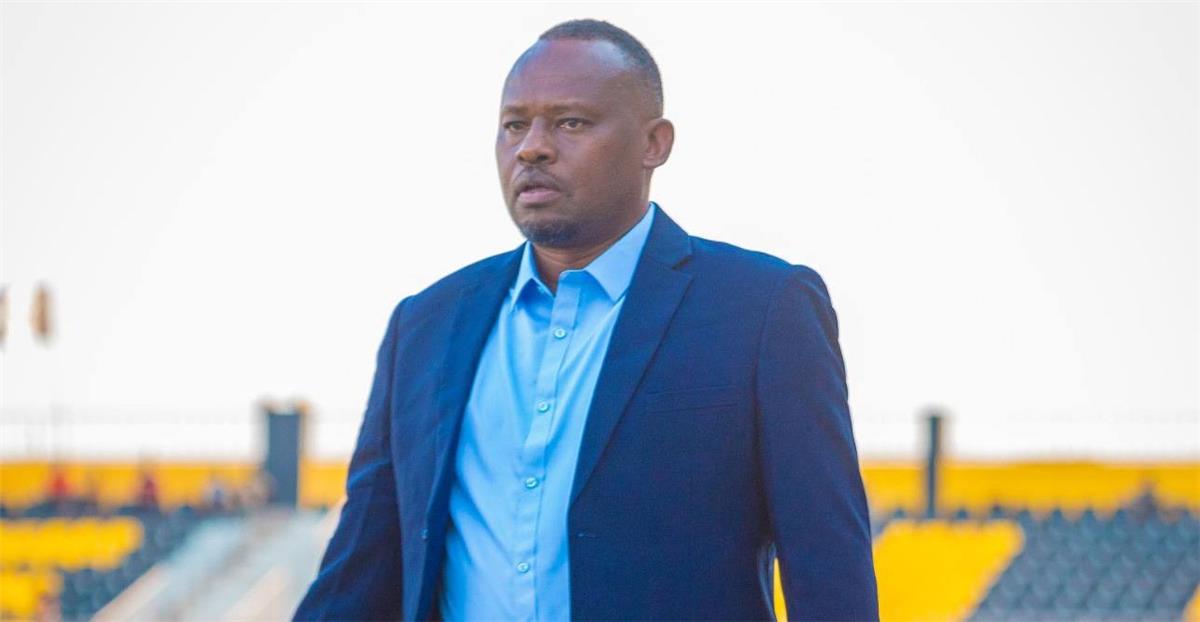 جيمي ندايزيي مدرب إيجل نوار