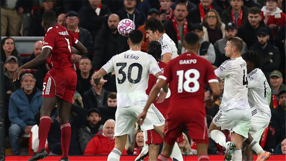 ماجواير يسجل هدف مانشستر يونايتد الثاني أمام ليفربول