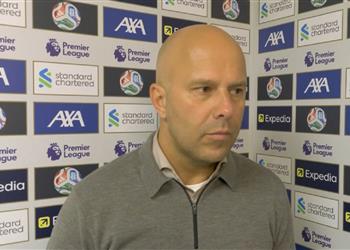 سلوت ليفربول يعاني من مشكلة يصعب تقبلها وعلينا الاستمرار في القتال