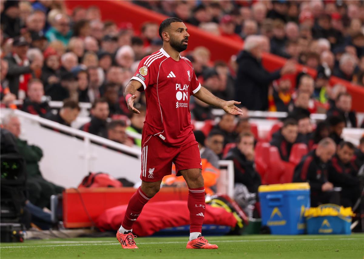 كاراجر: على ليفربول اللعب بدون محمد صلاح.. ونيفيل: تصرف سلوت معه يكشف الكثير 