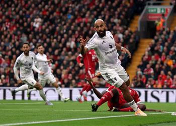 تروي ديني لاعب ليفربول السبب وراء عدم إلغاء هدف مانشستر يونايتد الأول