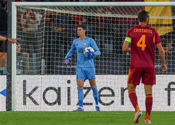 فيديو ضربة جزاء بثلاثة أرواح موقف غريب في مباراة ليل وروما بالدوري الأوروبي