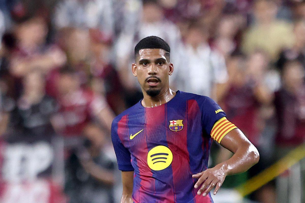 شبكة موطني : شقيق أراوخو يستفز جماهير برشلونة بعد الهزيمة أمام باريس سان جيرمان