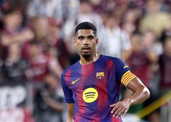 شقيق أراوخو يستفز جماهير برشلونة بعد الهزيمة أمام باريس سان جيرمان