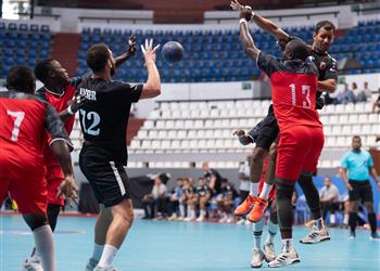 موعد والقناة الناقلة لمباراة الأهلي ومنتدي السلطان المغربي اليوم في نهائي بطولة إفريقيا لكرة اليد