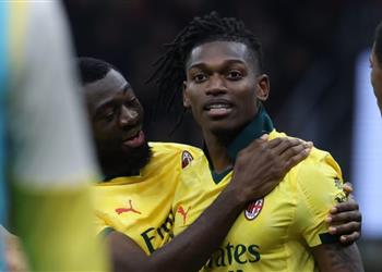 لياو يقود ميلان لفوز قاتل على فيورنتينا وصدارة الدوري الإيطالي