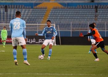 حكم مباراة بيراميدز وفاركو في الدوري المصري