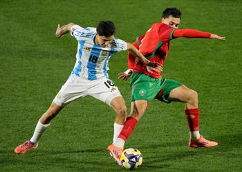 لاعب برشلونة السابق يستفز جماهير الأرجنتين بعد تتويج المغرب بكأس العالم للشباب