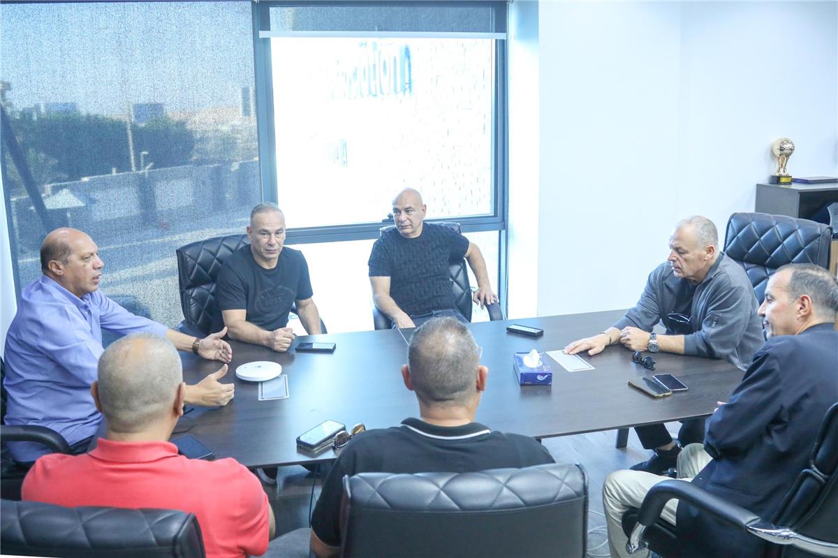 هاني أبو ريدة وجهاز منتخب مصر 