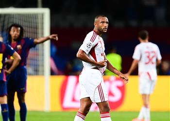 فيديو بشق الأنفس أيوب الكعبي يسجل هدف أولمبياكوس الأول أمام برشلونة