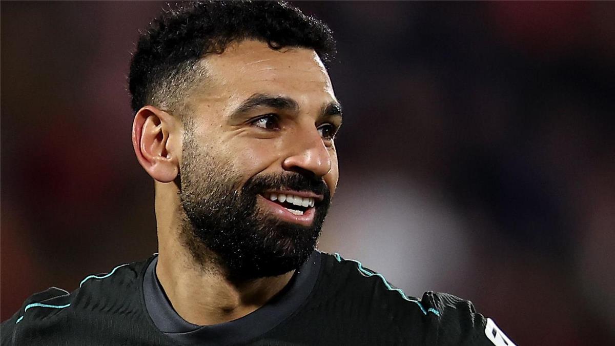 متحفز لمواجهته.. مدرب فرانكفورت يتغزل في محمد صلاح