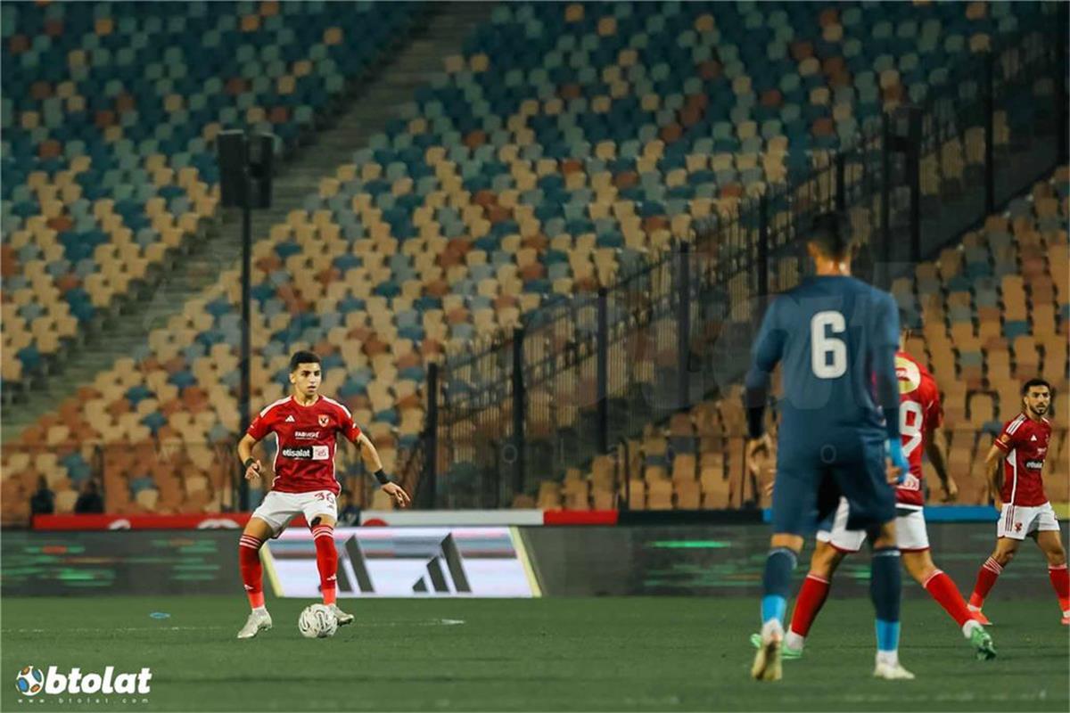 فيديو | طرد أحمد نبيل كوكا من مباراة الأهلي والاتحاد السكندري
