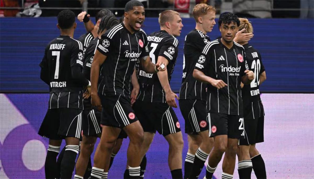 لاعبو فرانكفورت