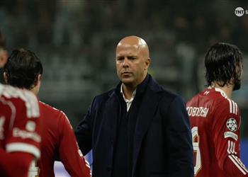 سلوت يكشف مدة غياب فريمبونج عن ليفربول وسبب خروج إيزاك أمام فرانكفورت