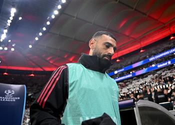 محمد صلاح يثير الجدل بتصرفه بعد مباراة ليفربول وفرانكفورت