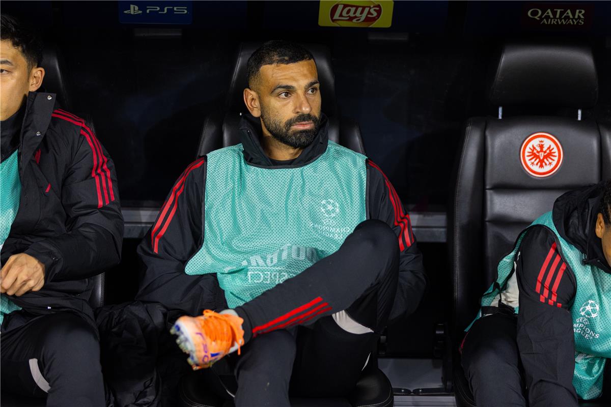 تقارير: سلوت اتخذ قرارًا شجاعًا بشأن محمد صلاح.. ولاعب ليفربول قد ينقذه 