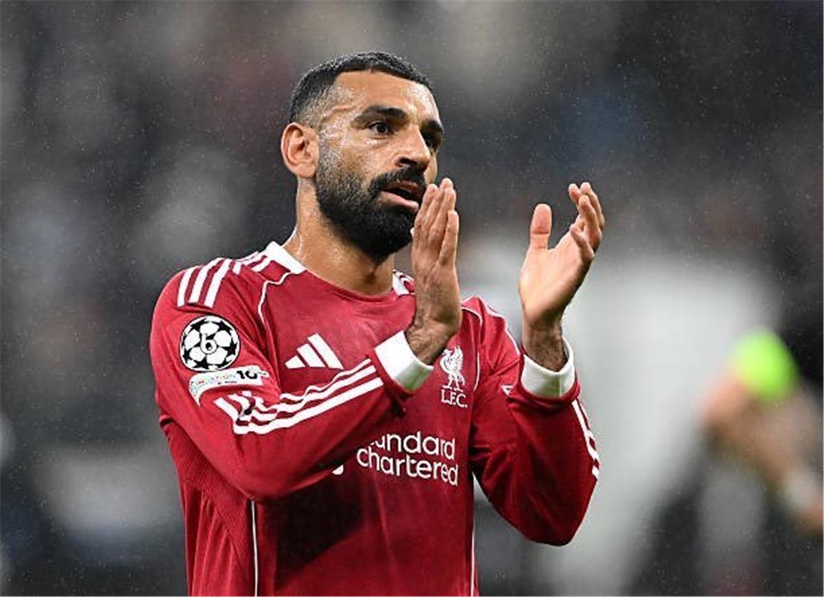 سكاي: عاد ليفربول.. وسلوت يريد من صلاح القتال 