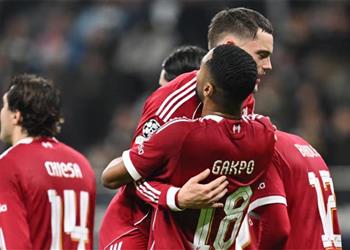 لاعب ليفربول يظهر غضبه من محمد صلاح في مباراة فرانكفورت