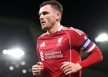 روبرتسون يكشف ما قاله سلوت للاعبي ليفربول قبل مواجهة فرانكفورت