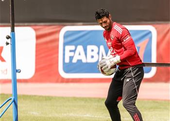 سر استبعاد محمد الشناوي من مباراة الأهلي وإيجل نوار