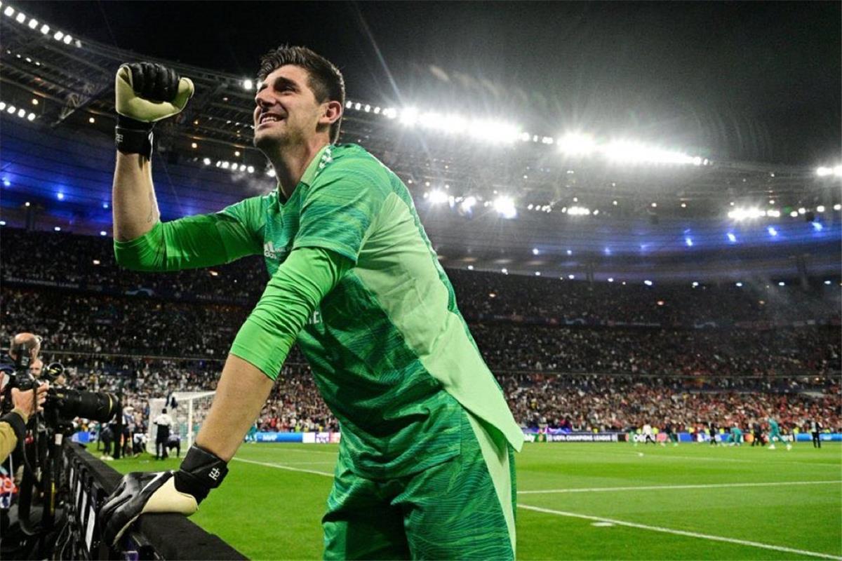 كورتوا يكشف أفضل ذكرى له أمام برشلونة.. ويوجه نصيحة لـ كاريراس في أول كلاسيكو