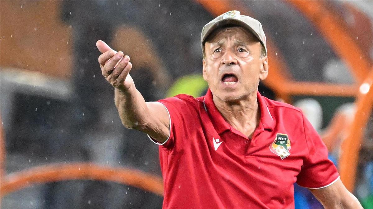 جيرنوت روج مدرب بنين يكشف عبر بطولات اختياراته لـ الأفضل في إفريقيا 2025