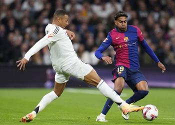 أدار القمة حكم مباراة الكلاسيكو بين ريال مدريد وبرشلونة في الدوري الإسباني