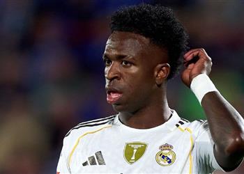 أسطورة برشلونة منتقد ا فينيسيوس مثال سيء للأطفال