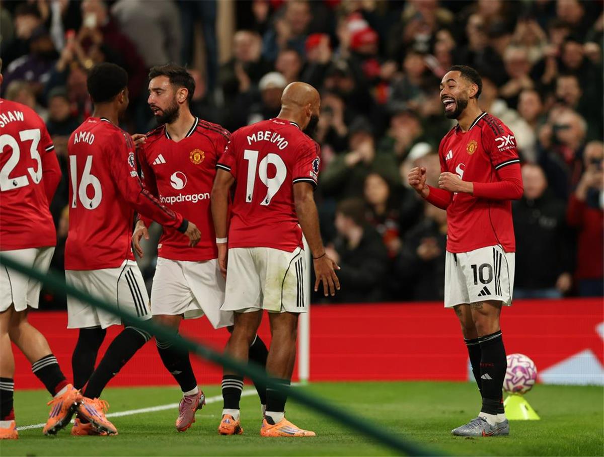 مانشستر يونايتد يقتحم المربع الذهبي في الدوري الإنجليزي برباعية أمام برايتون