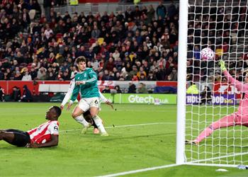 فيديو كيركيز يسجل هدف ليفربول الأول أمام برينتفورد