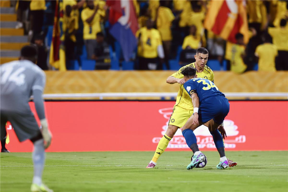 النصر يواصل الانتصارات بثنائية أمام الحزم ويبتعد بصدارة الدوري السعودي