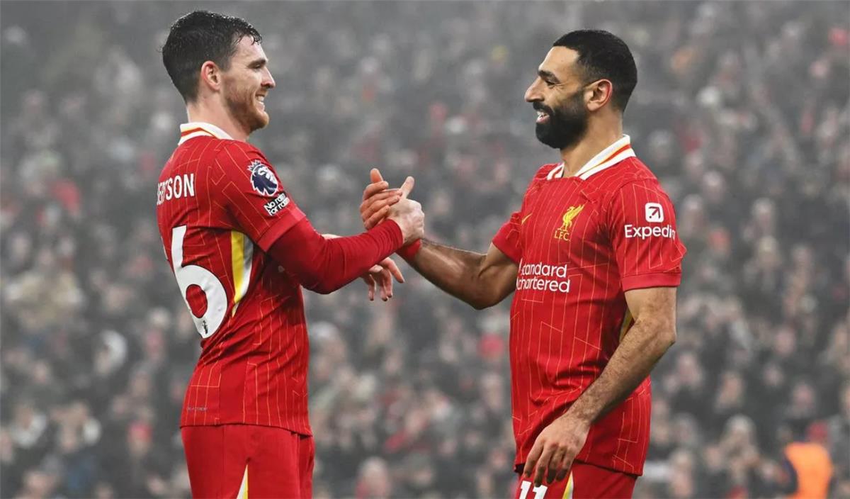 إيكو: اعتراف روبرتسون بشأن أنانية محمد صلاح يلخص أزمة ليفربول