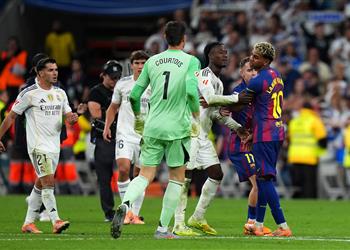 فيديو تتحدث كثير ا لاعب ريال مدريد يوبخ لامين يامال بعد خسارة برشلونة