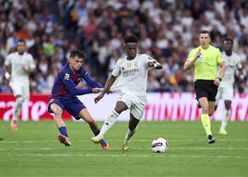 موندو ديبورتيفو فينيسيوس الطفل خسر العرش أمام الثنائي الأكثر أناقة في ريال مدريد