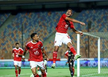 رغم إصابته الأهلي ي قرر سفر محمد شريف مع بعثة الإمارات المشاركة في السوبر