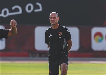 طلعت يوسف يقدم نصيحة لـ توروب للسيطرة على انفعالات لاعب الأهلي